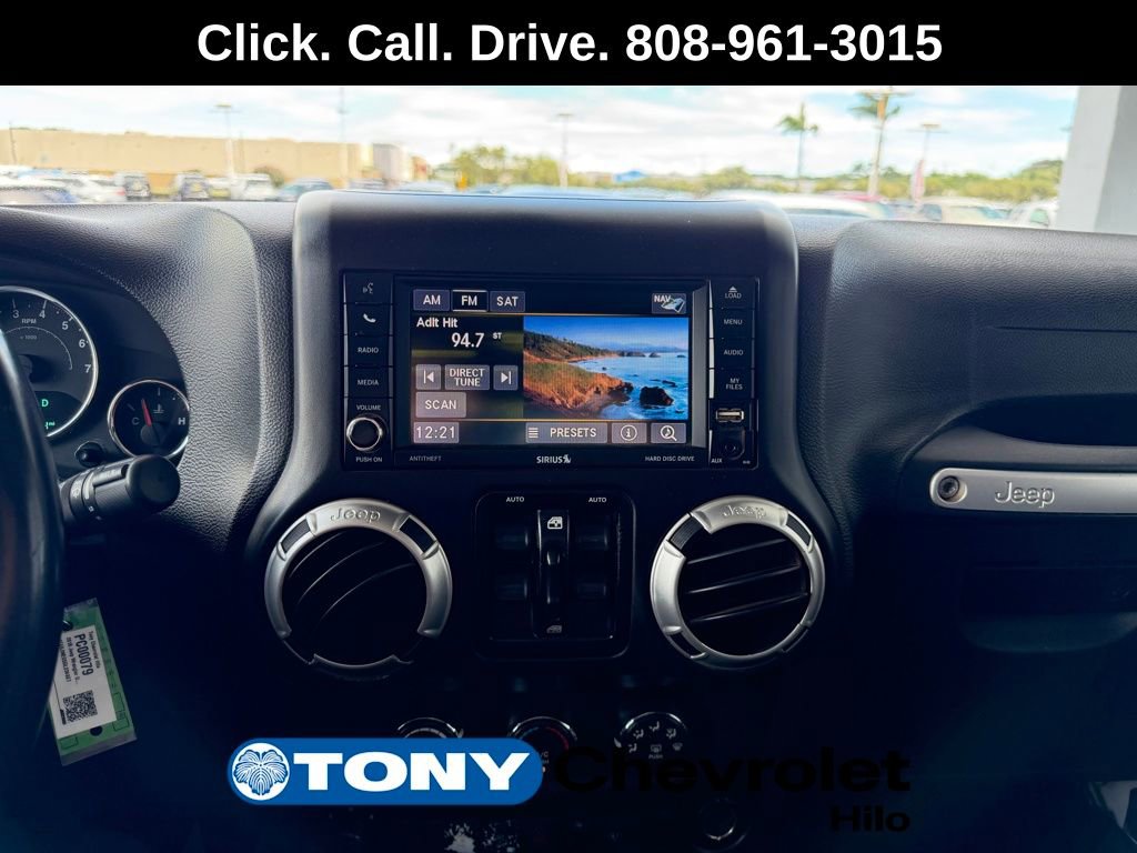 Used 2016 Jeep Wrangler Unlimited Sahara w/ Connectivity Group image 9