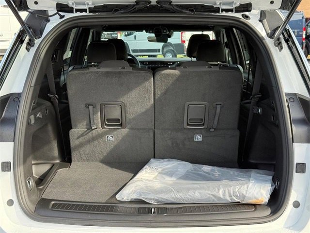 New 2025 Jeep Grand Cherokee L Laredo image 7