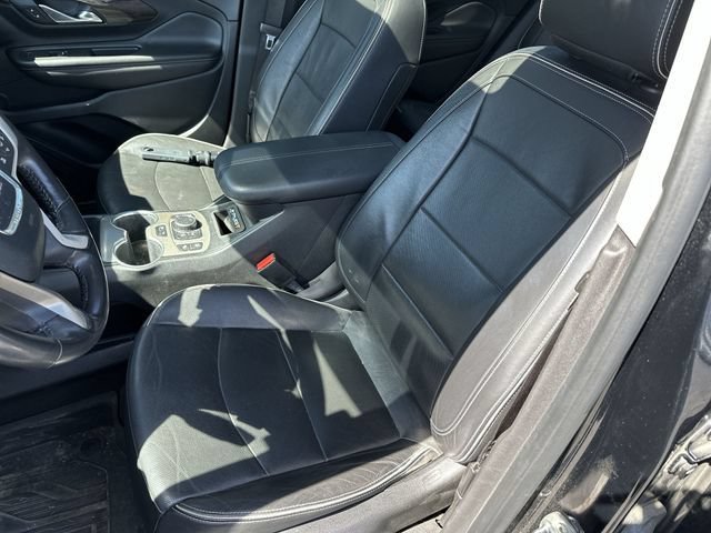 Used 2021 GMC Terrain Denali w/ Denali Premium Package AWD/4WD image 15