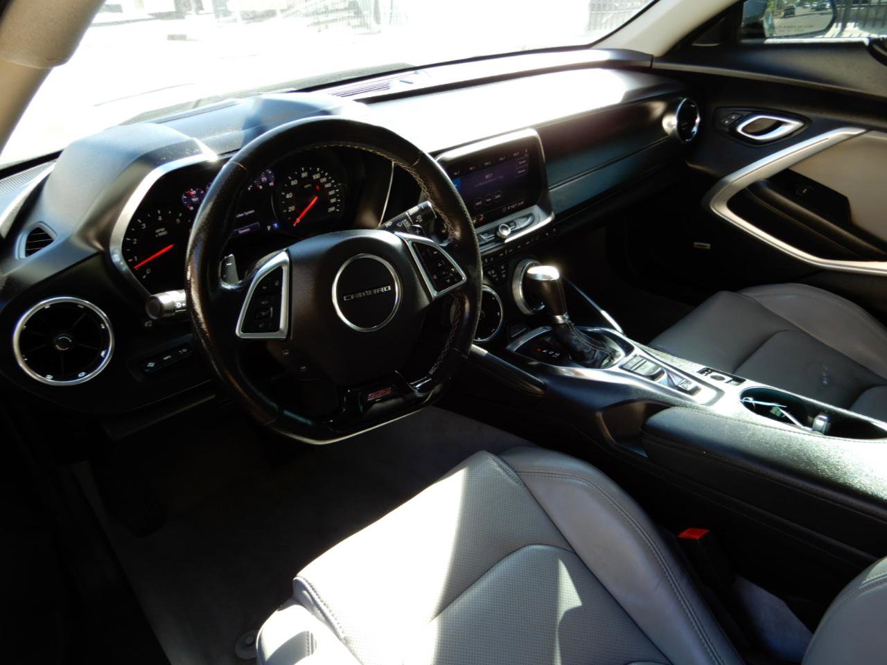 Used 2020 Chevrolet Camaro SS RWD image 9