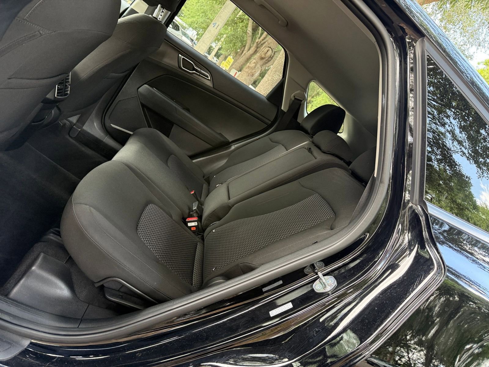 Used 2025 Kia Sportage LX FWD image 35