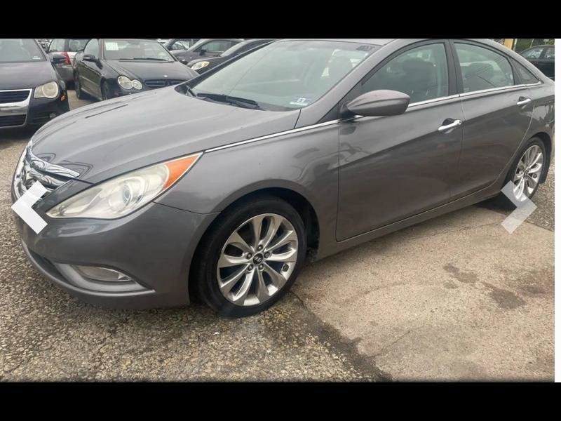 Used 2011 Hyundai Sonata SE FWD image 1