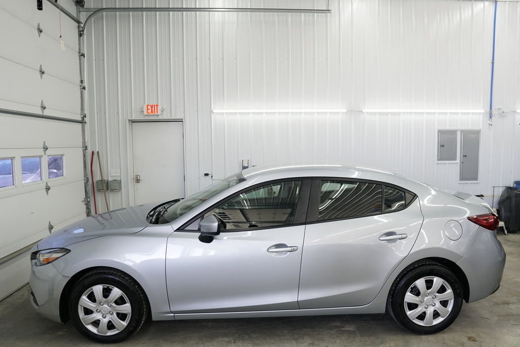 Used 2017 MAZDA MAZDA3 Sport FWD image 8