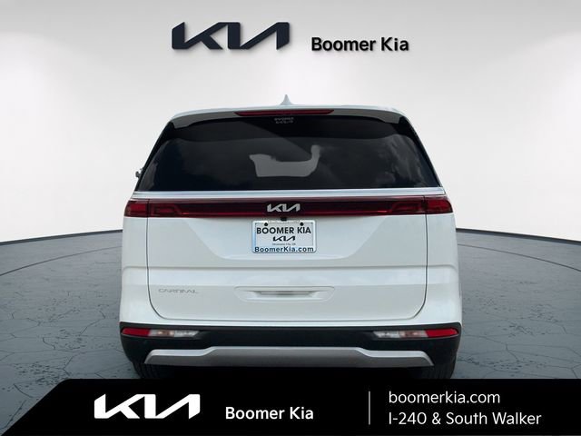 Used 2024 Kia Carnival LX image 6