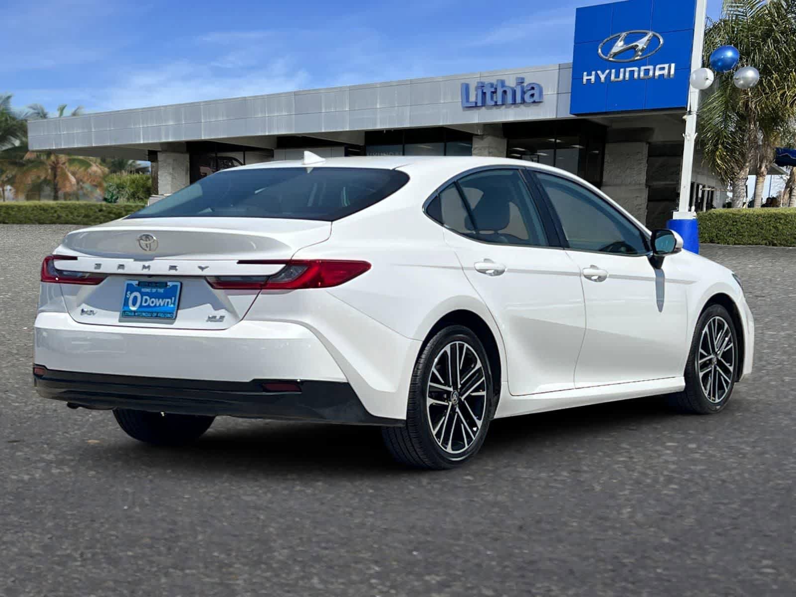 Used 2026 Toyota Camry XLE FWD video 3
