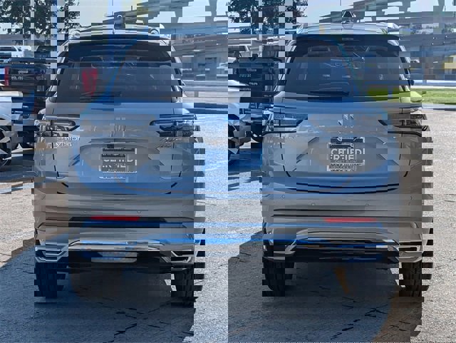 Certified 2025 Buick Envision Avenir image 5