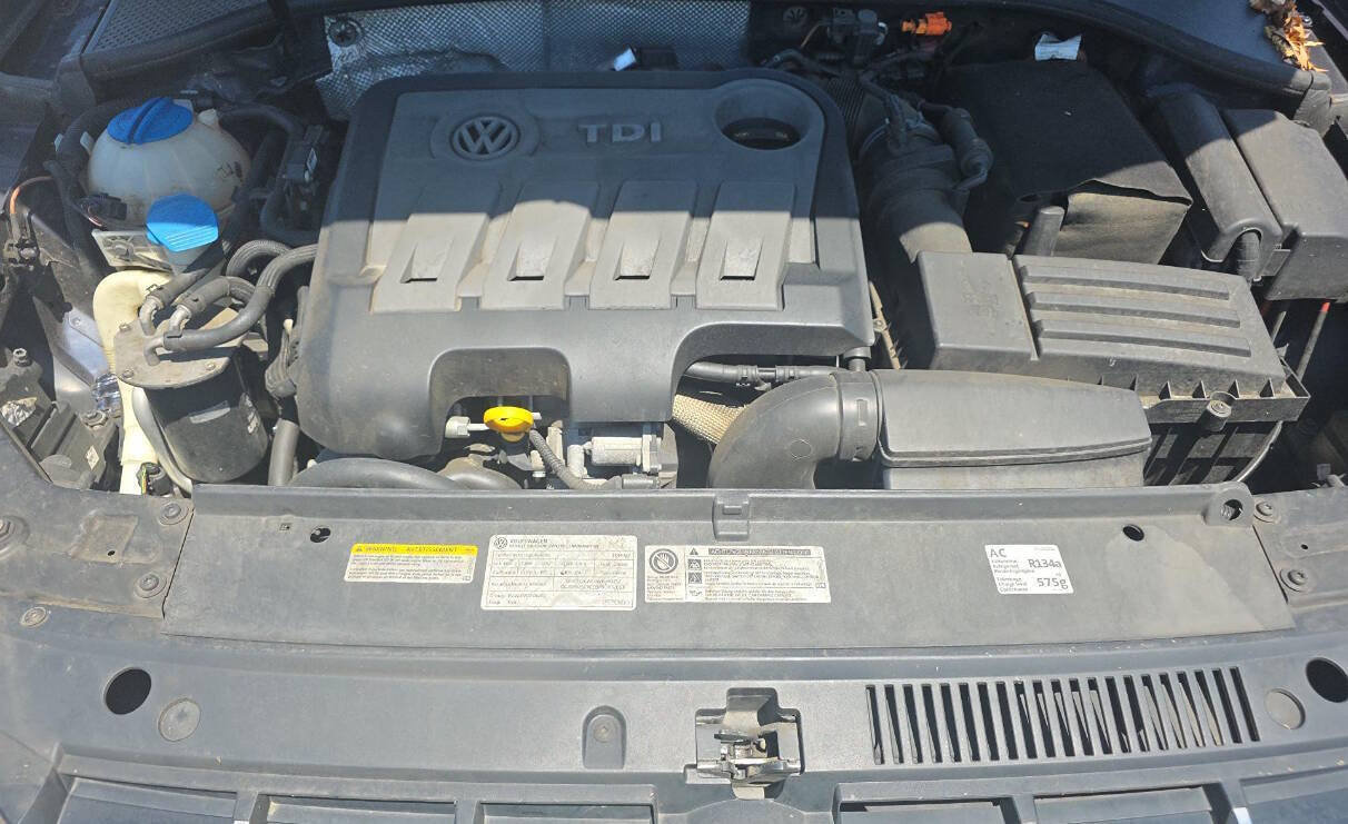 Used 2014 Volkswagen Passat TDI SE FWD image 8