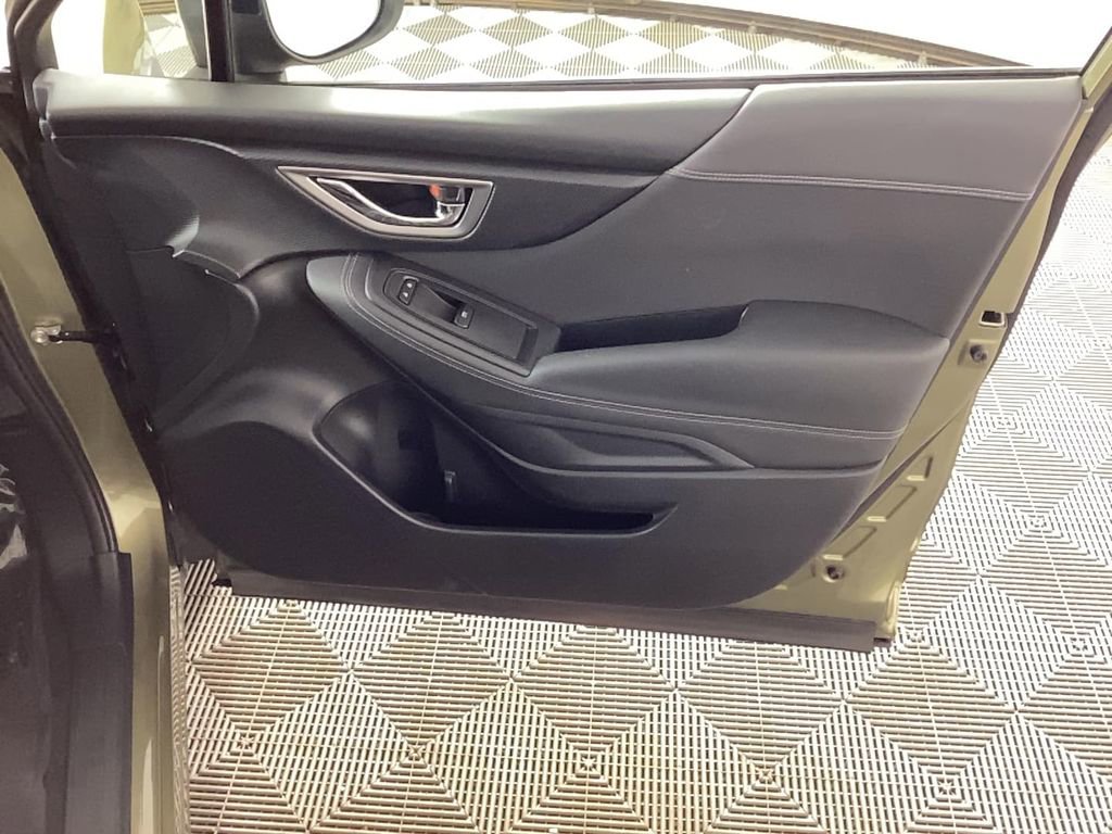 Used 2022 Subaru Forester Premium image 9