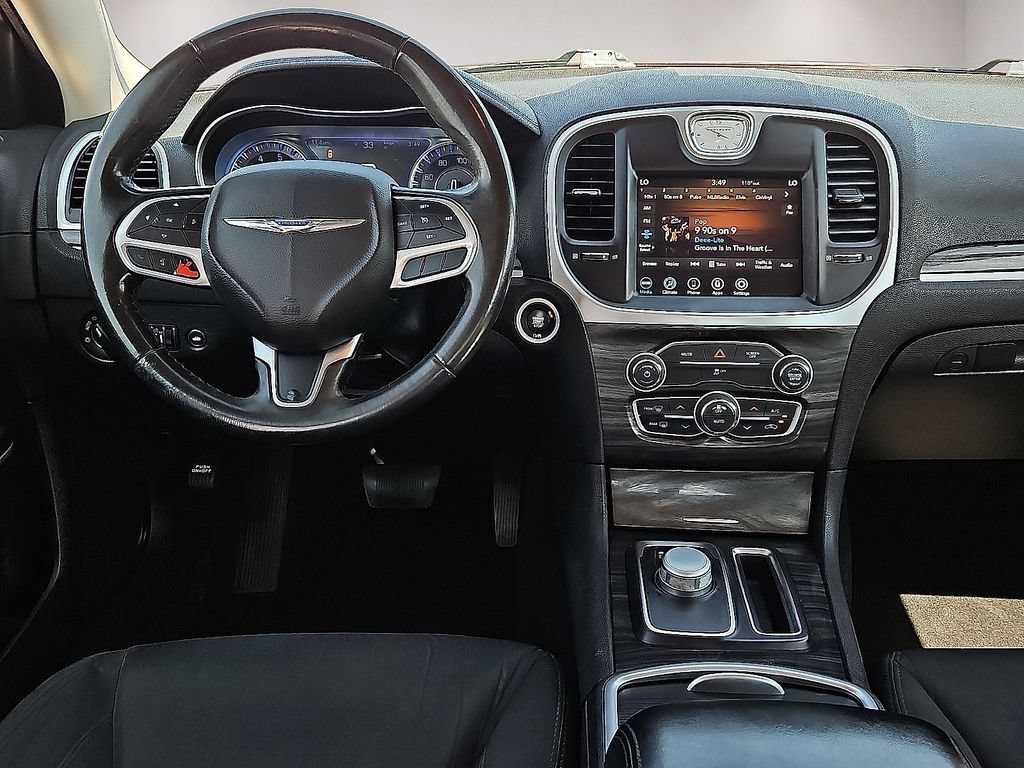Used 2020 Chrysler 300 Touring w/ Sport Appearance Package RWD image 16