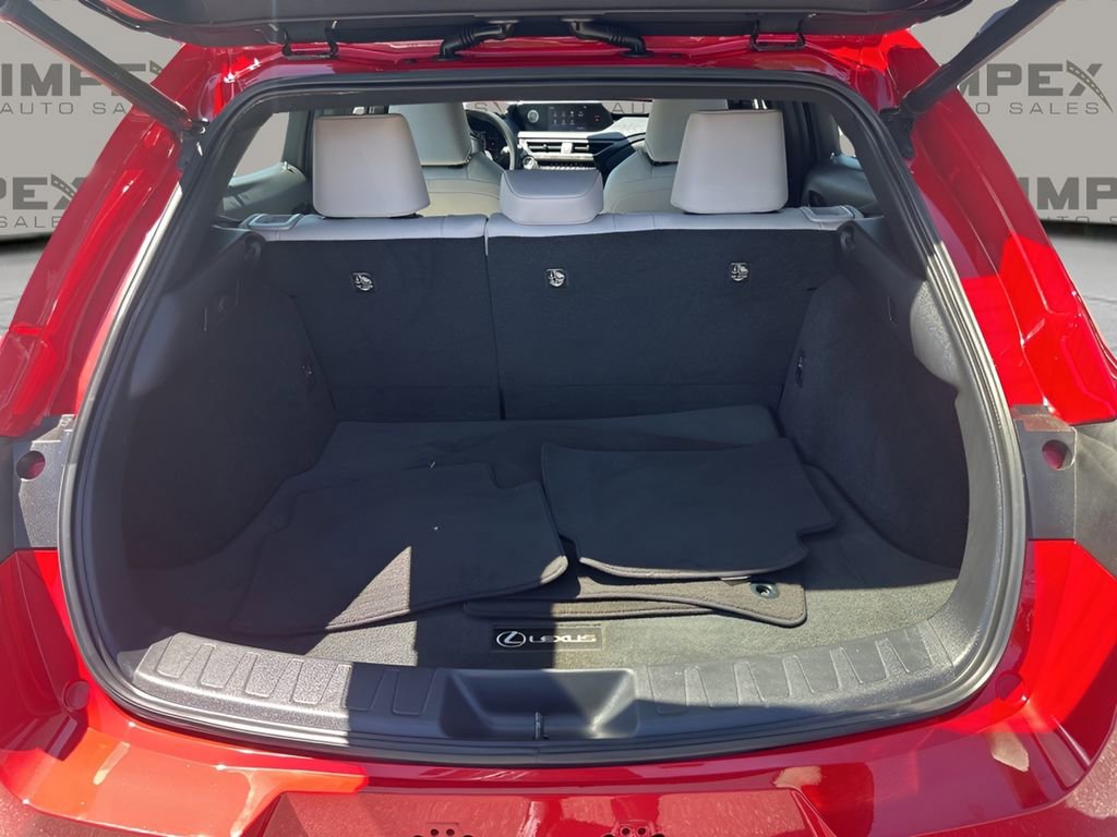 Used 2019 Lexus UX 200 w/ Premium Package image 27