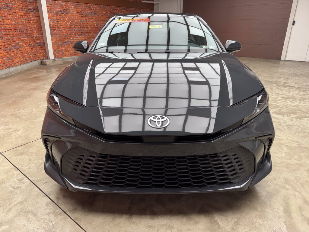 Used 2025 Toyota Camry SE FWD image 6