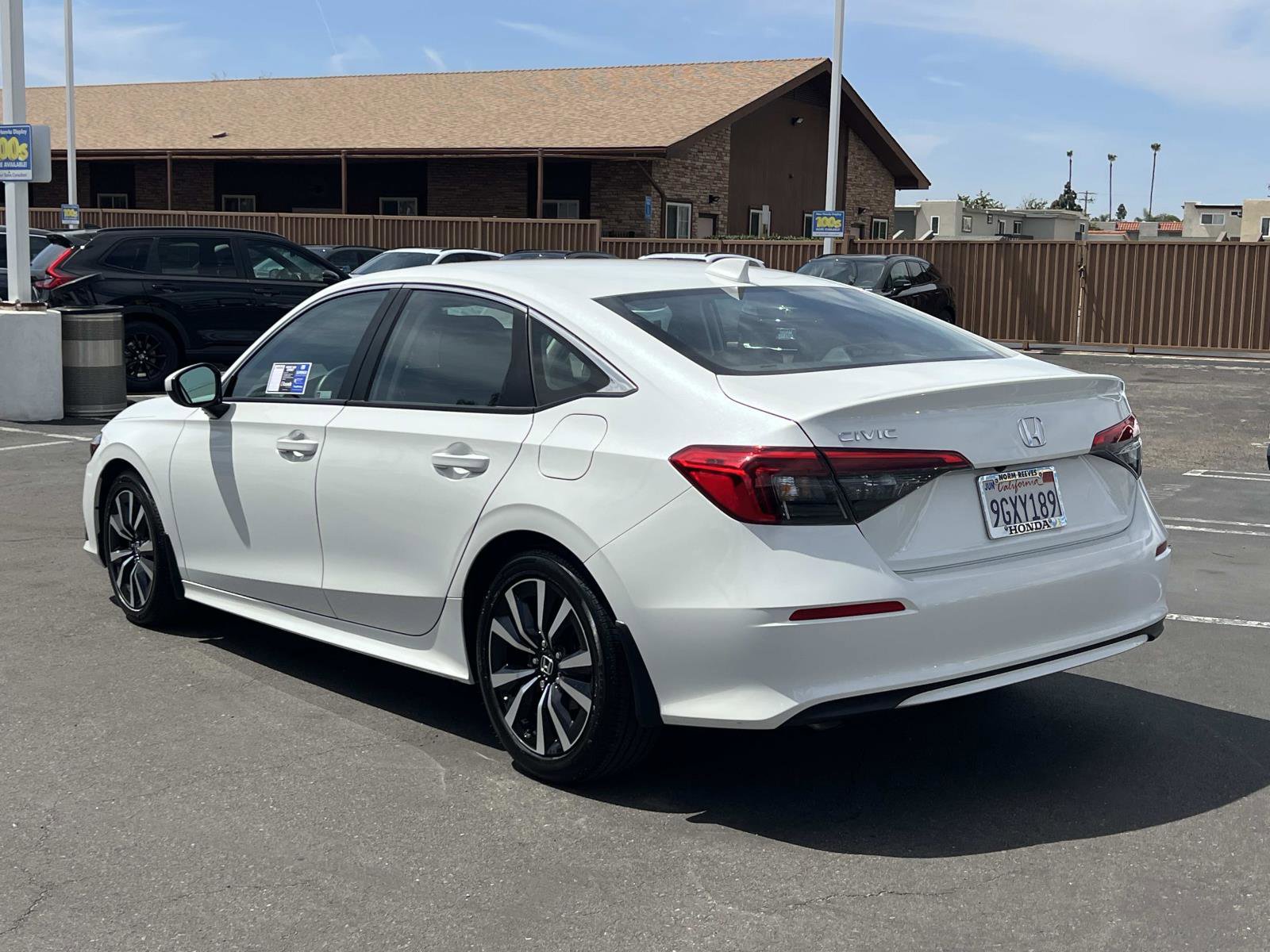 Used 2023 Honda Civic EX image 3