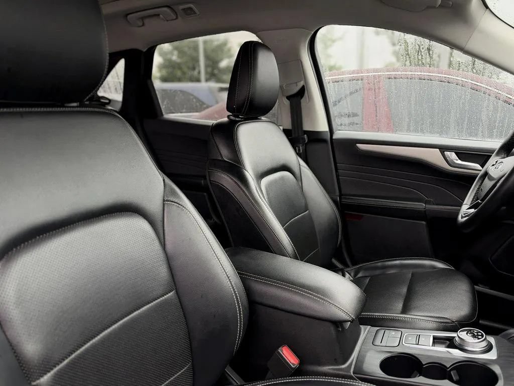 Used 2022 Ford Escape SEL FWD image 12