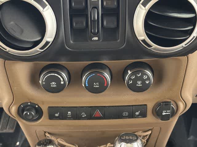 Used 2012 Jeep Wrangler Unlimited Rubicon w/ Dual Top Group AWD/4WD image 11