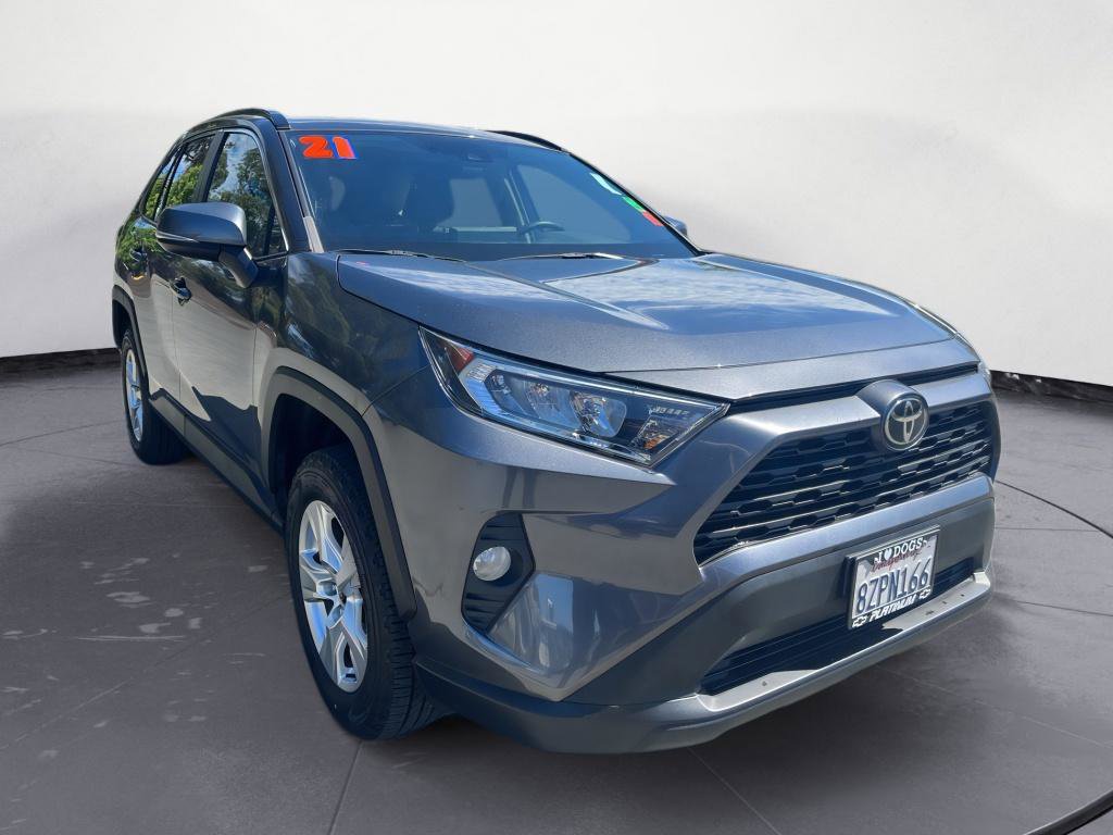 Used 2021 Toyota RAV4 XLE w/ Convenience Package AWD/4WD image 3