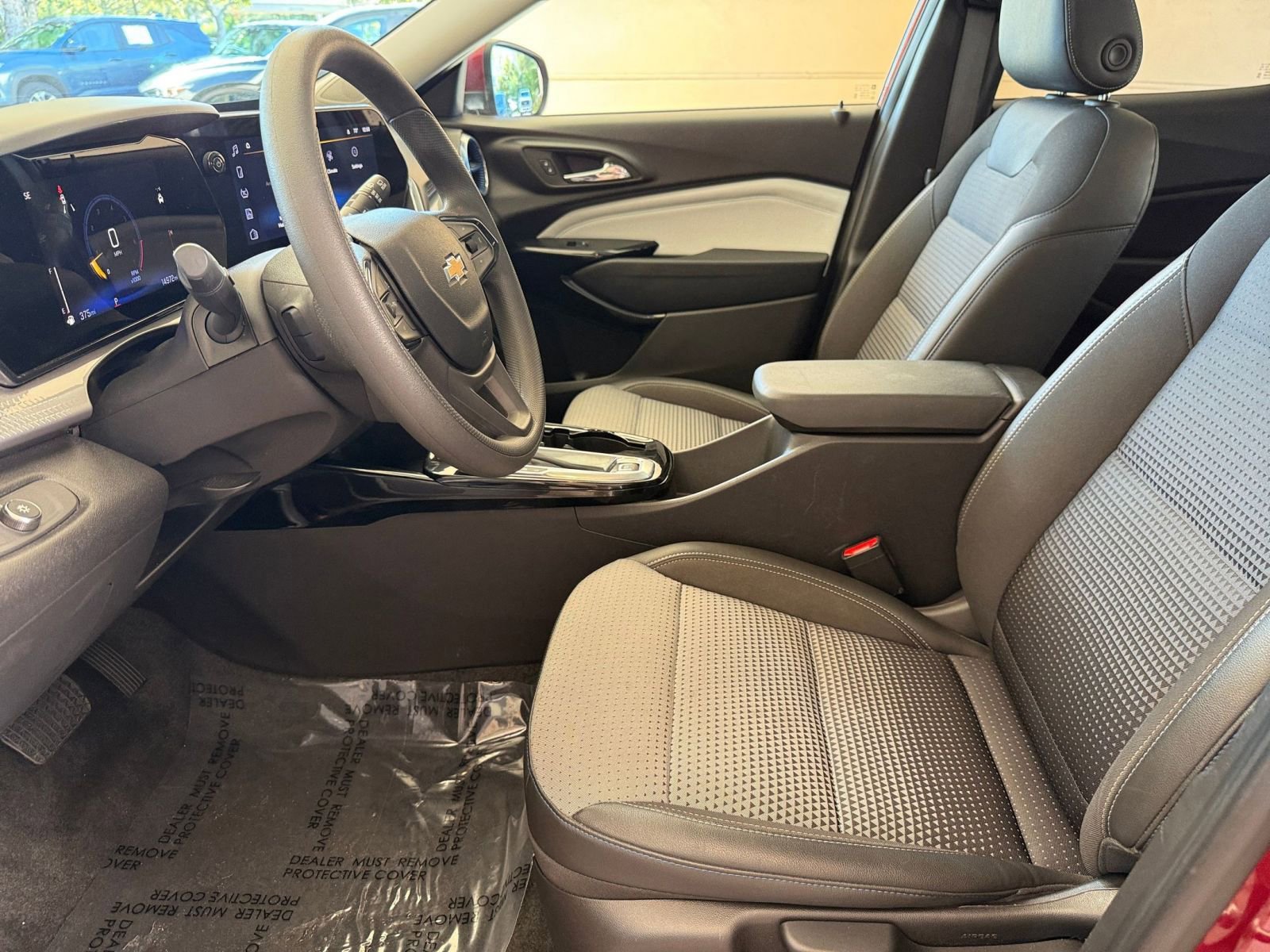 Used 2025 Chevrolet Trax LT image 21