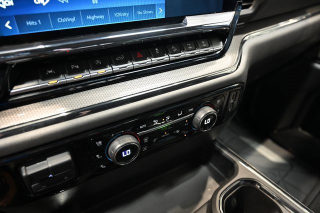 Used 2024 Chevrolet Silverado 1500 ZR2 w/ Technology Package image 18