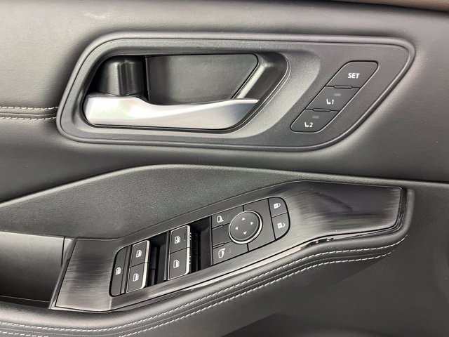 Used 2023 Nissan Rogue SL w/ SL Premium Package FWD image 32