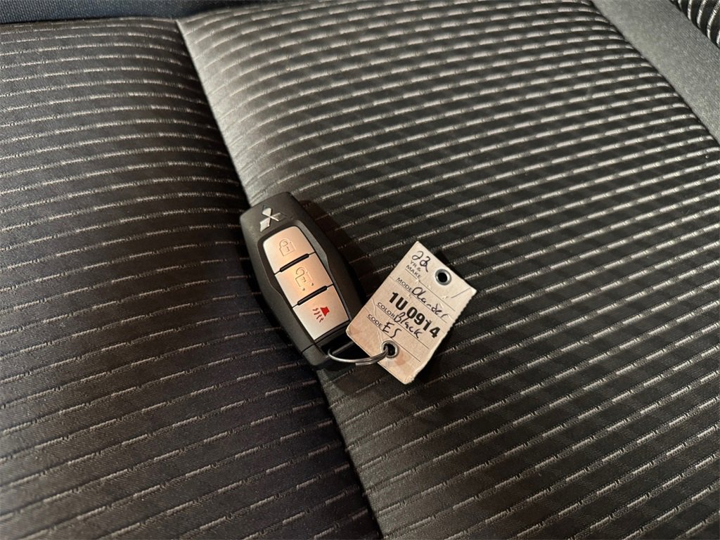 Used 2022 Mitsubishi Outlander ES image 32