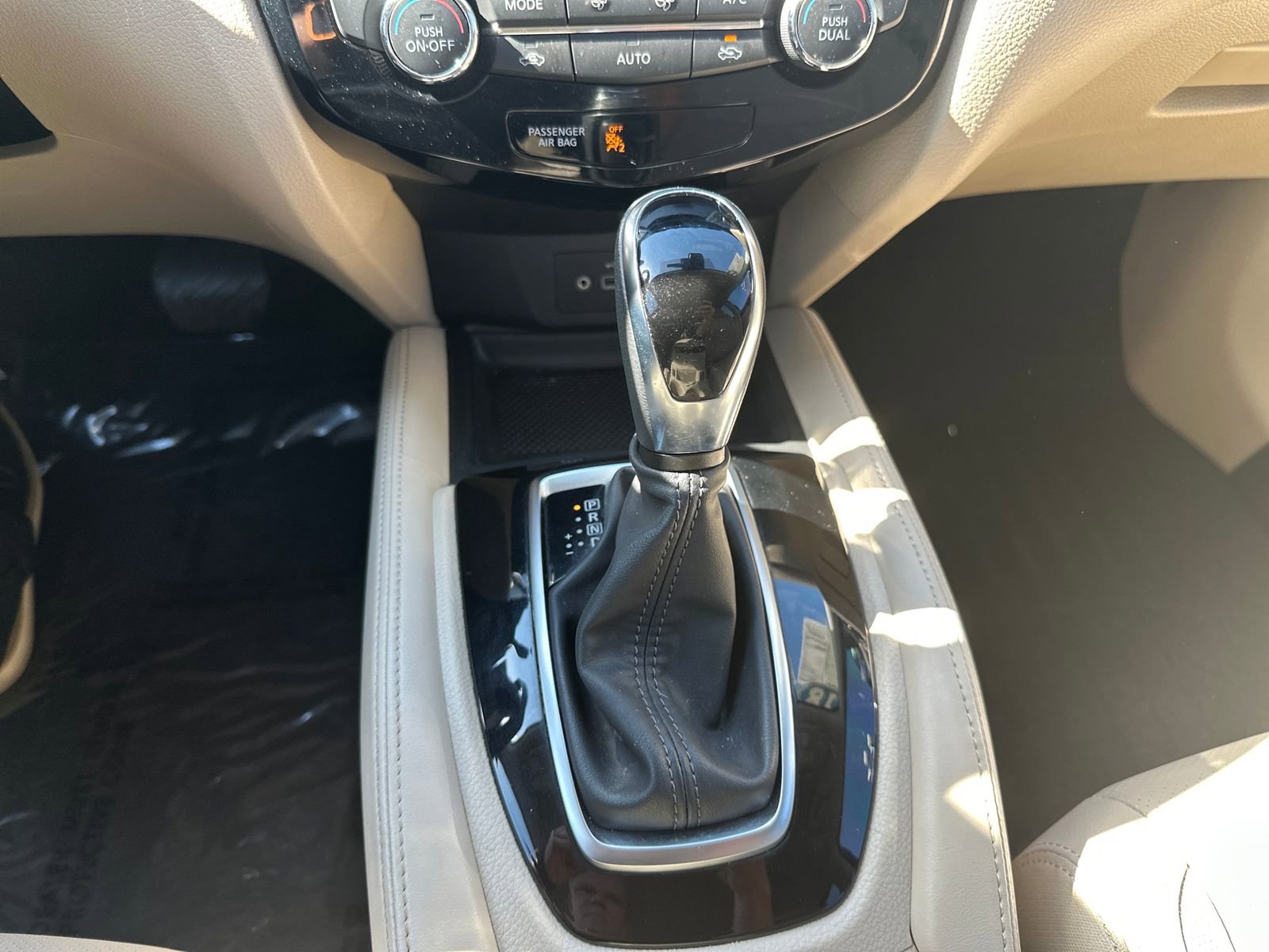 Used 2018 Nissan Rogue SL image 22