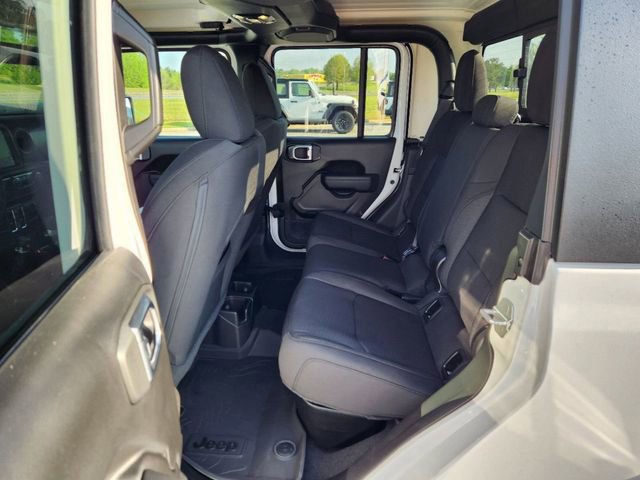 New 2023 Jeep Gladiator Willys image 16