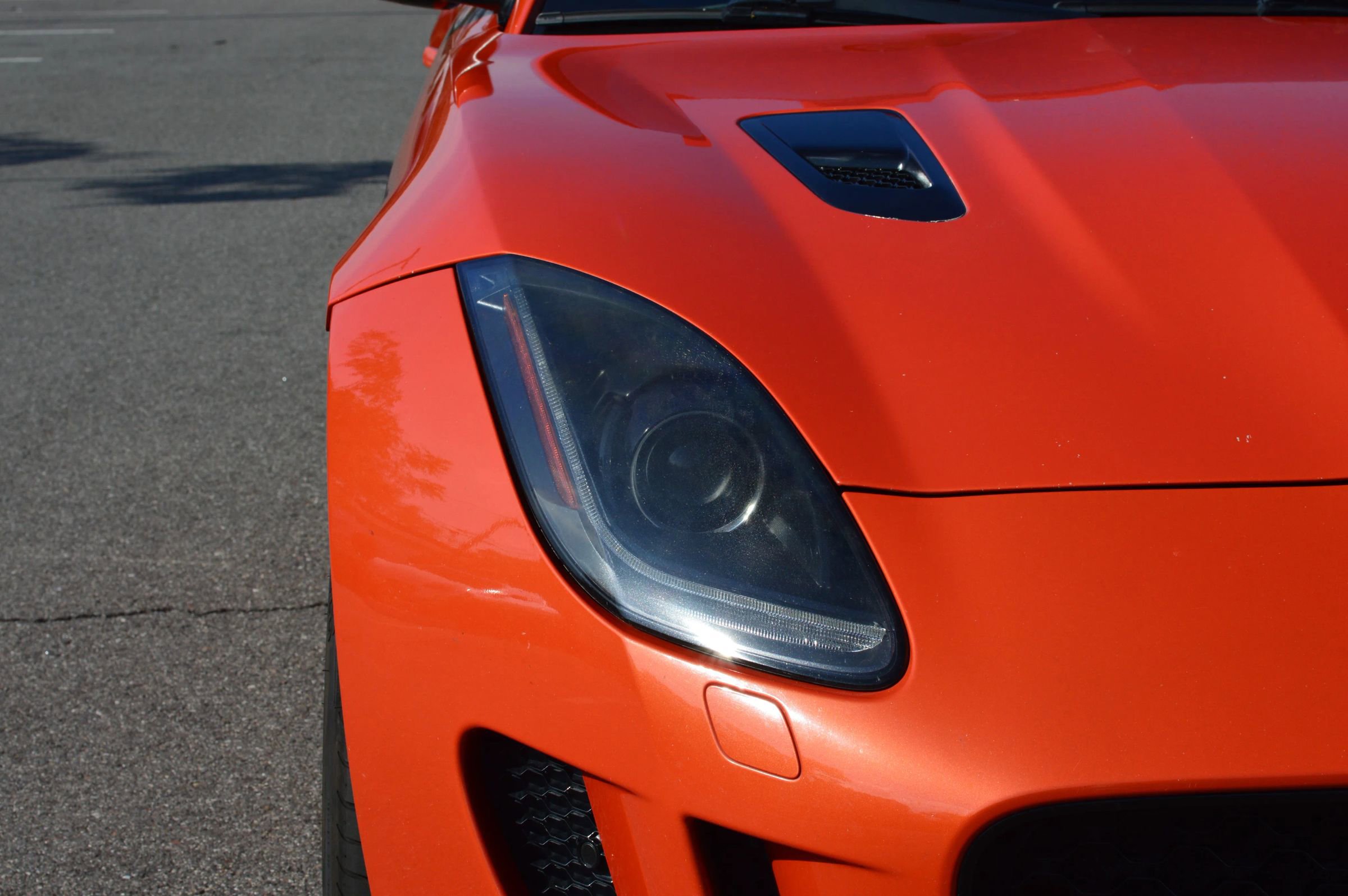 Used 2016 Jaguar F-TYPE R image 13