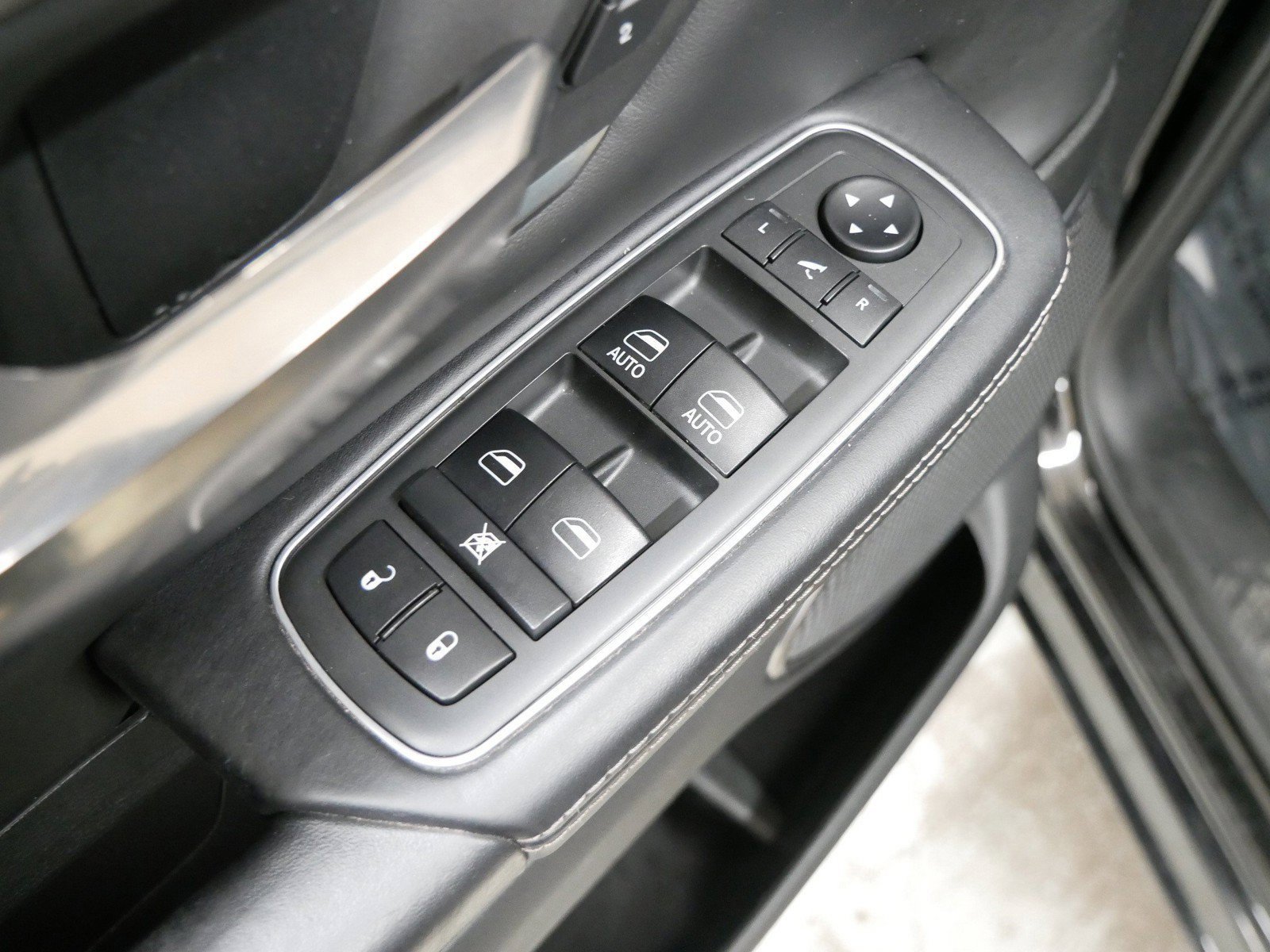 Used 2019 RAM 1500 Limited w/ Body Color Bumper Group AWD/4WD image 13