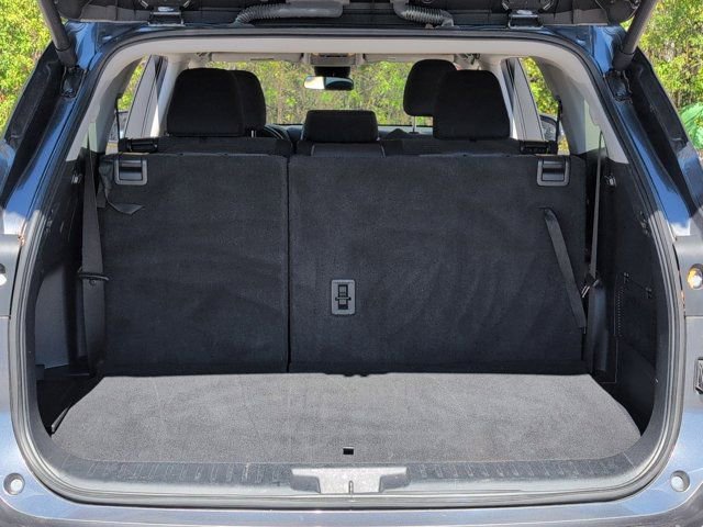 Used 2024 Toyota Highlander LE image 28