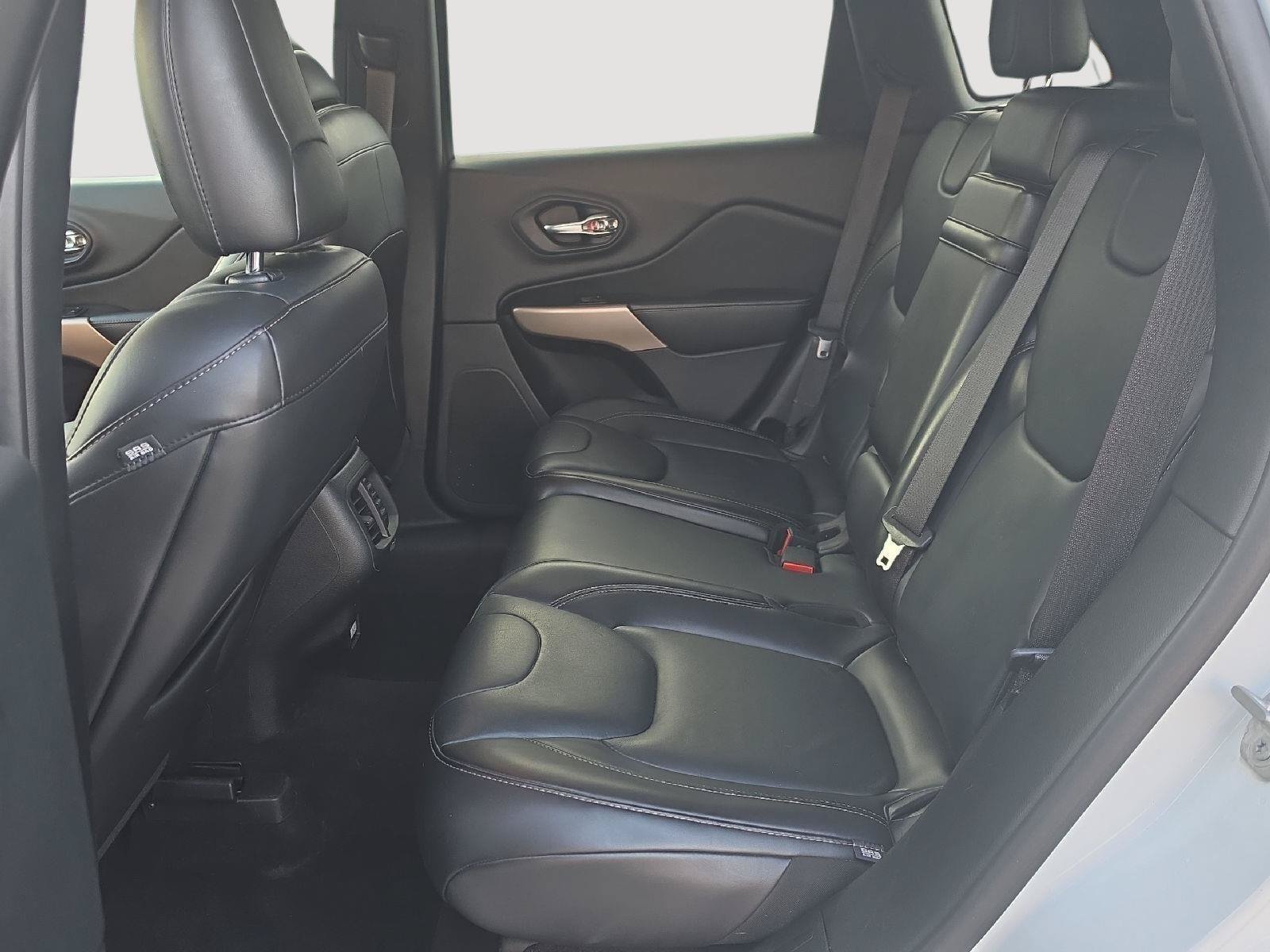 Used 2017 Jeep Cherokee High Altitude AWD/4WD image 14