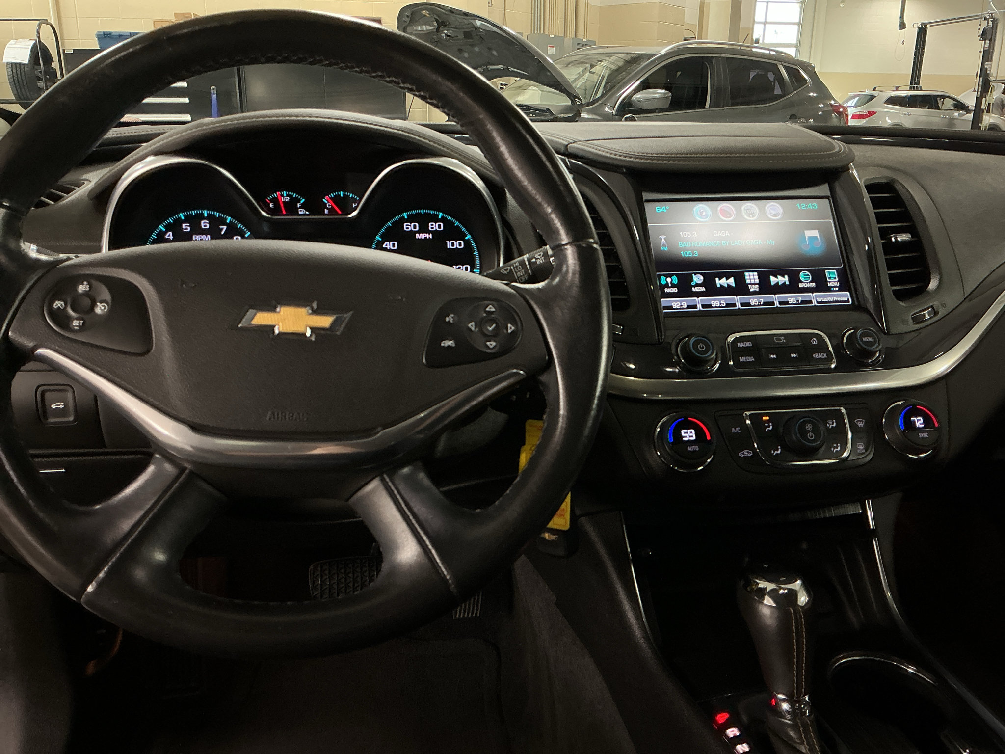 Used 2016 Chevrolet Impala LT FWD image 9