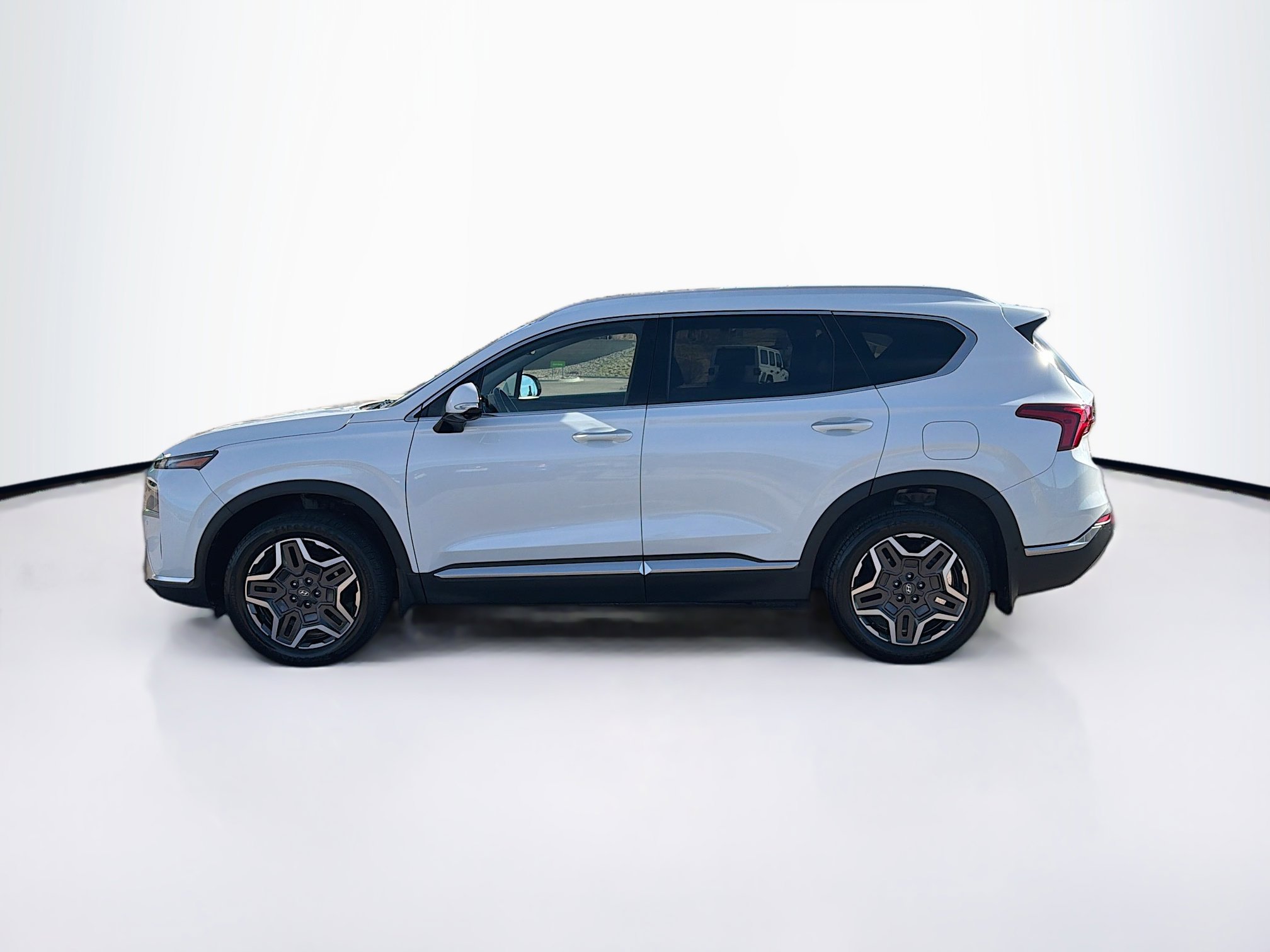 Used 2022 Hyundai Santa Fe Limited image 4