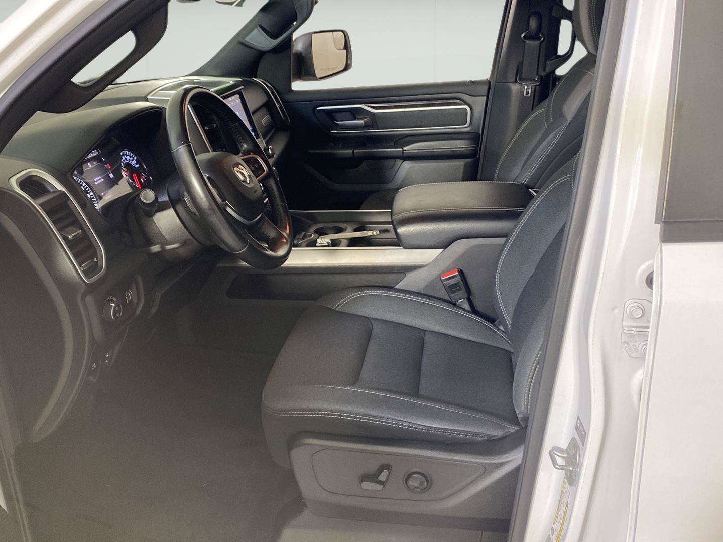 Used 2021 RAM 1500 Big Horn AWD/4WD image 16