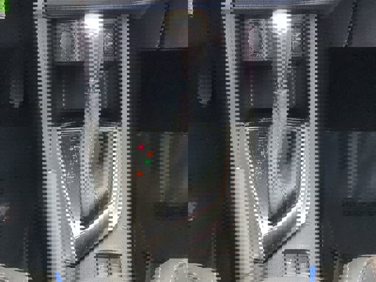 Used 2018 Toyota Corolla SE image 18