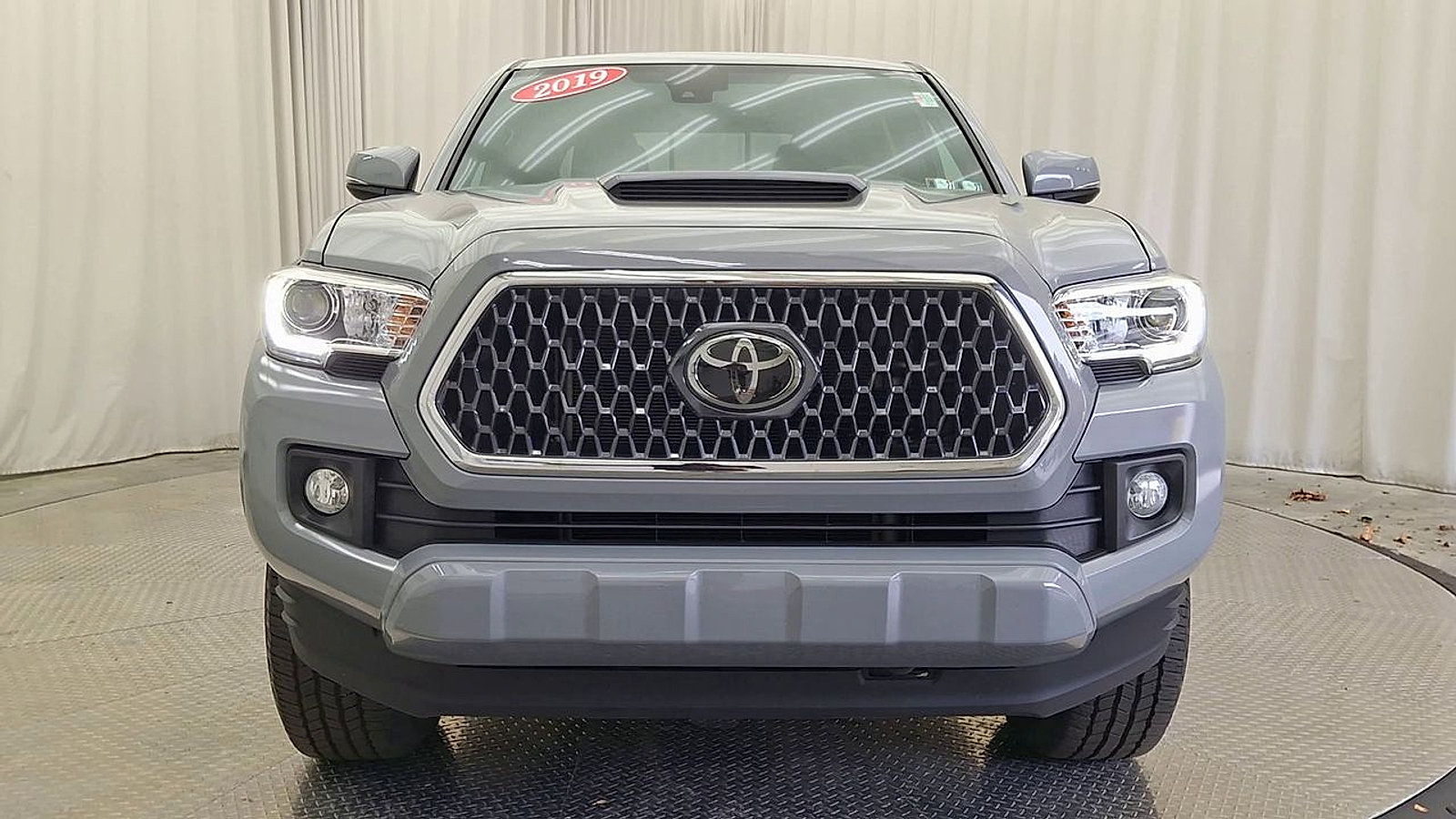 Certified 2019 Toyota Tacoma TRD Sport AWD/4WD image 10