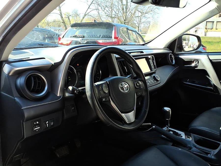 Used 2016 Toyota RAV4 Limited AWD/4WD image 18