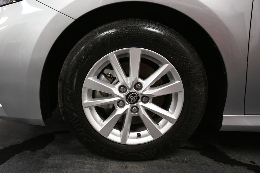 Certified 2025 Toyota Camry LE image 31