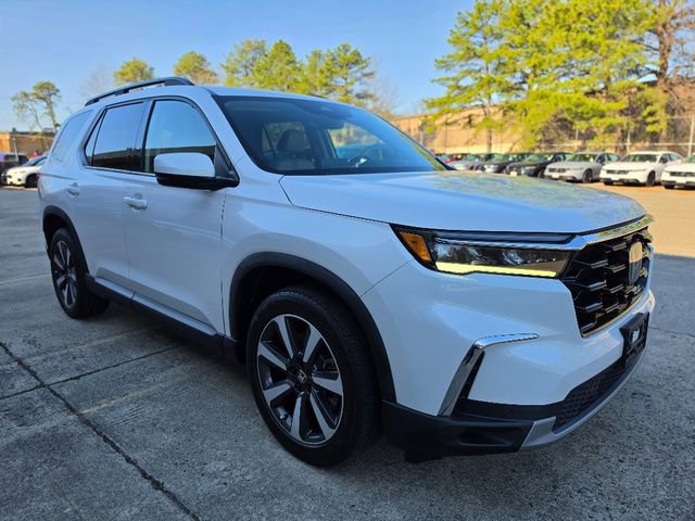 Used 2023 Honda Pilot Touring image 7
