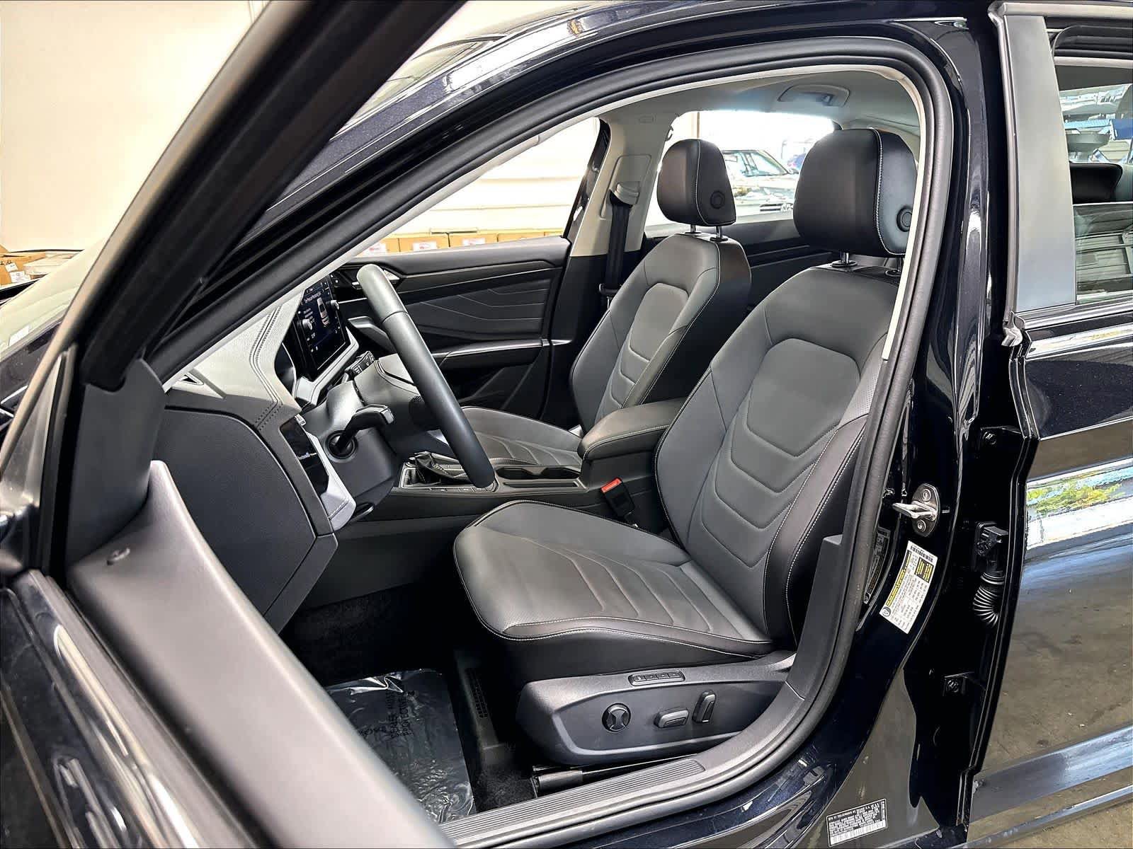 Certified 2026 Volkswagen Jetta SEL FWD image 24
