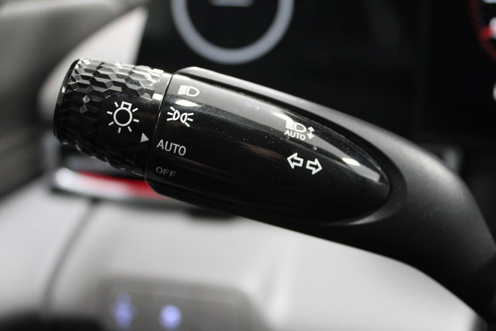 Used 2024 Hyundai Elantra SEL w/ Convenience Package image 21