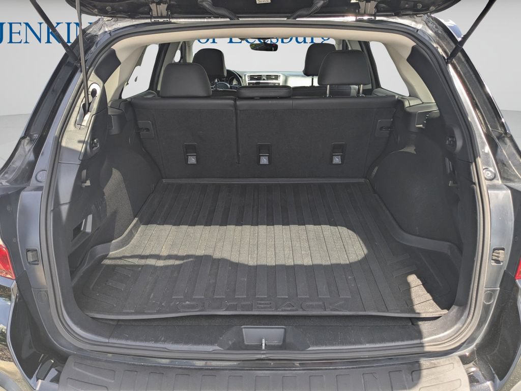 Used 2018 Subaru Outback 2.5i Limited AWD/4WD image 9