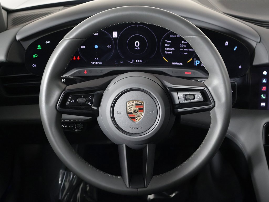 Used 2023 Porsche Taycan image 39