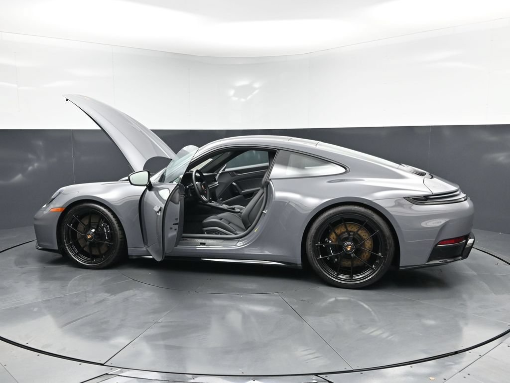 Certified 2026 Porsche 911 Carrera 4 GTS AWD/4WD image 30