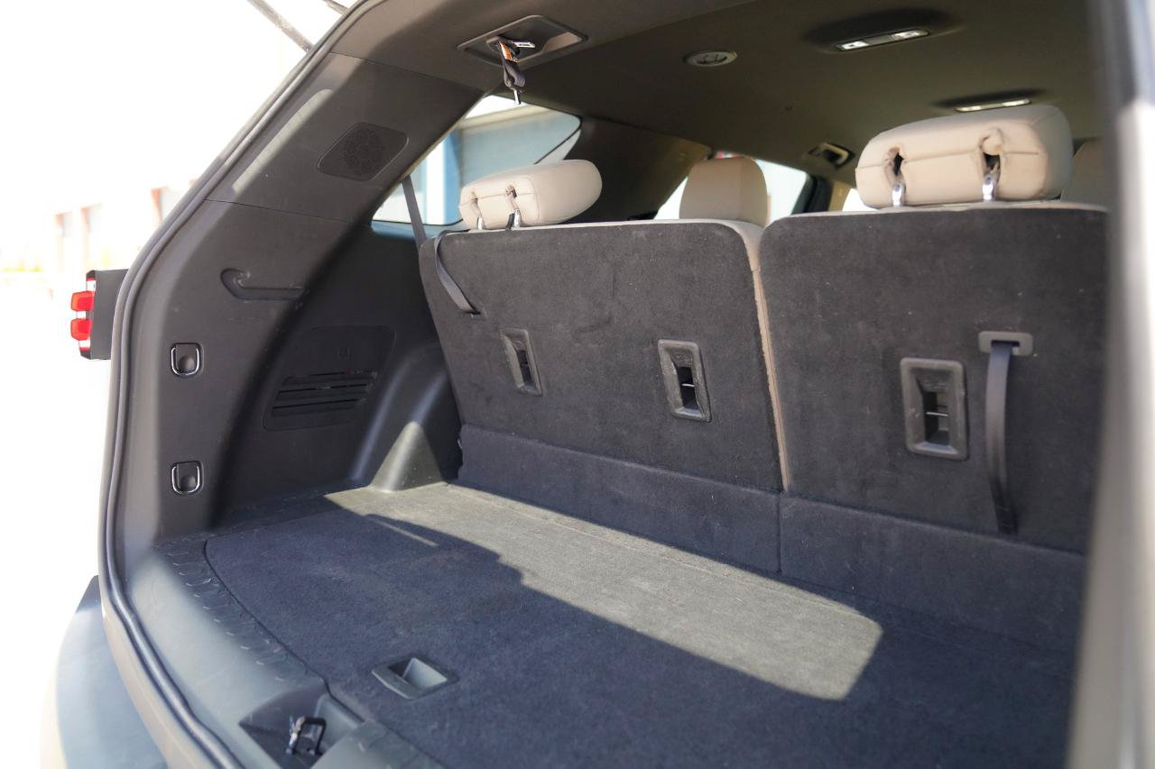 Used 2023 Chevrolet Traverse LS AWD/4WD image 22