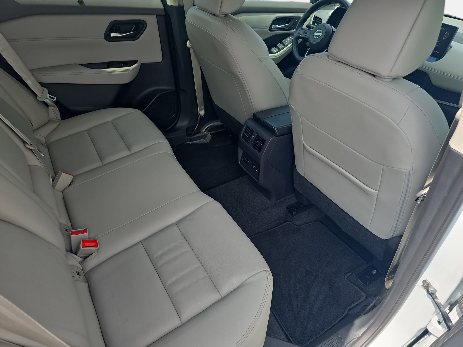 Used 2024 Nissan Rogue SL w/ SL Premium Package FWD image 11