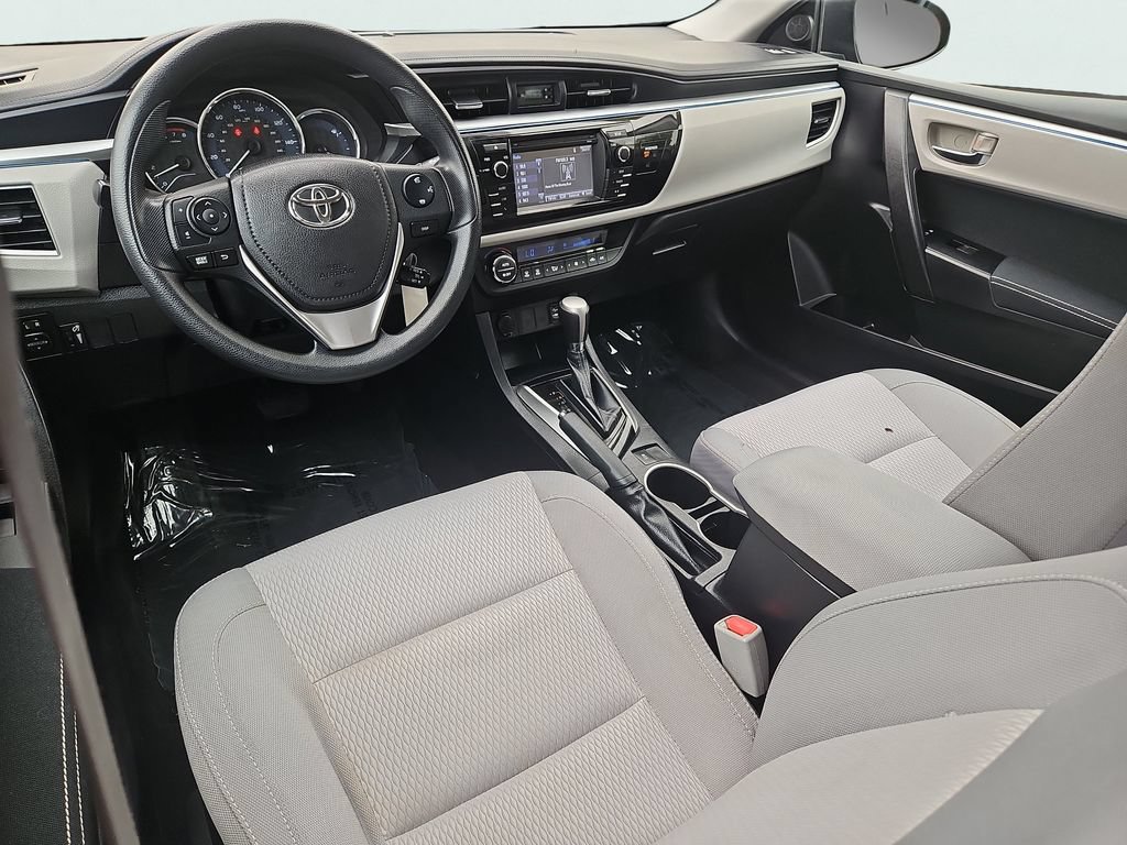 Used 2015 Toyota Corolla LE FWD image 6