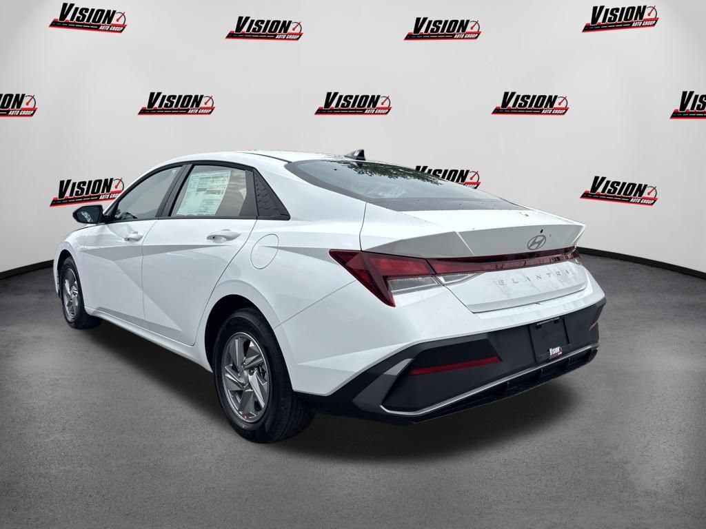 New 2026 Hyundai Elantra SE FWD image 7