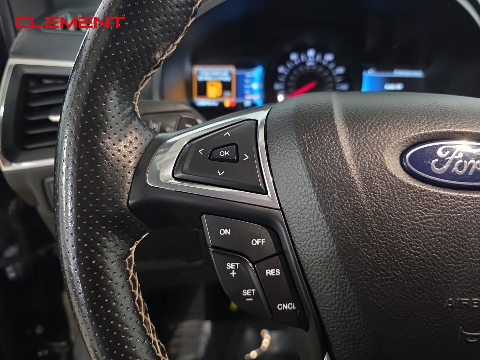 Used 2022 Ford Edge ST image 11