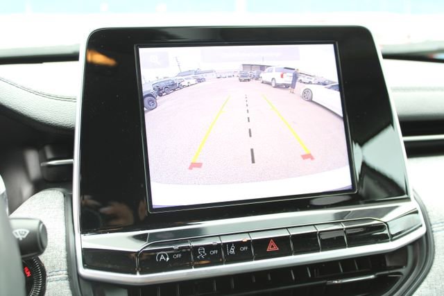 Used 2022 Jeep Compass Latitude image 29