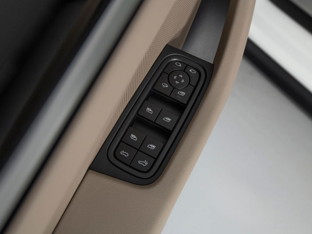 New 2026 Porsche Macan 4 Electric AWD/4WD image 20