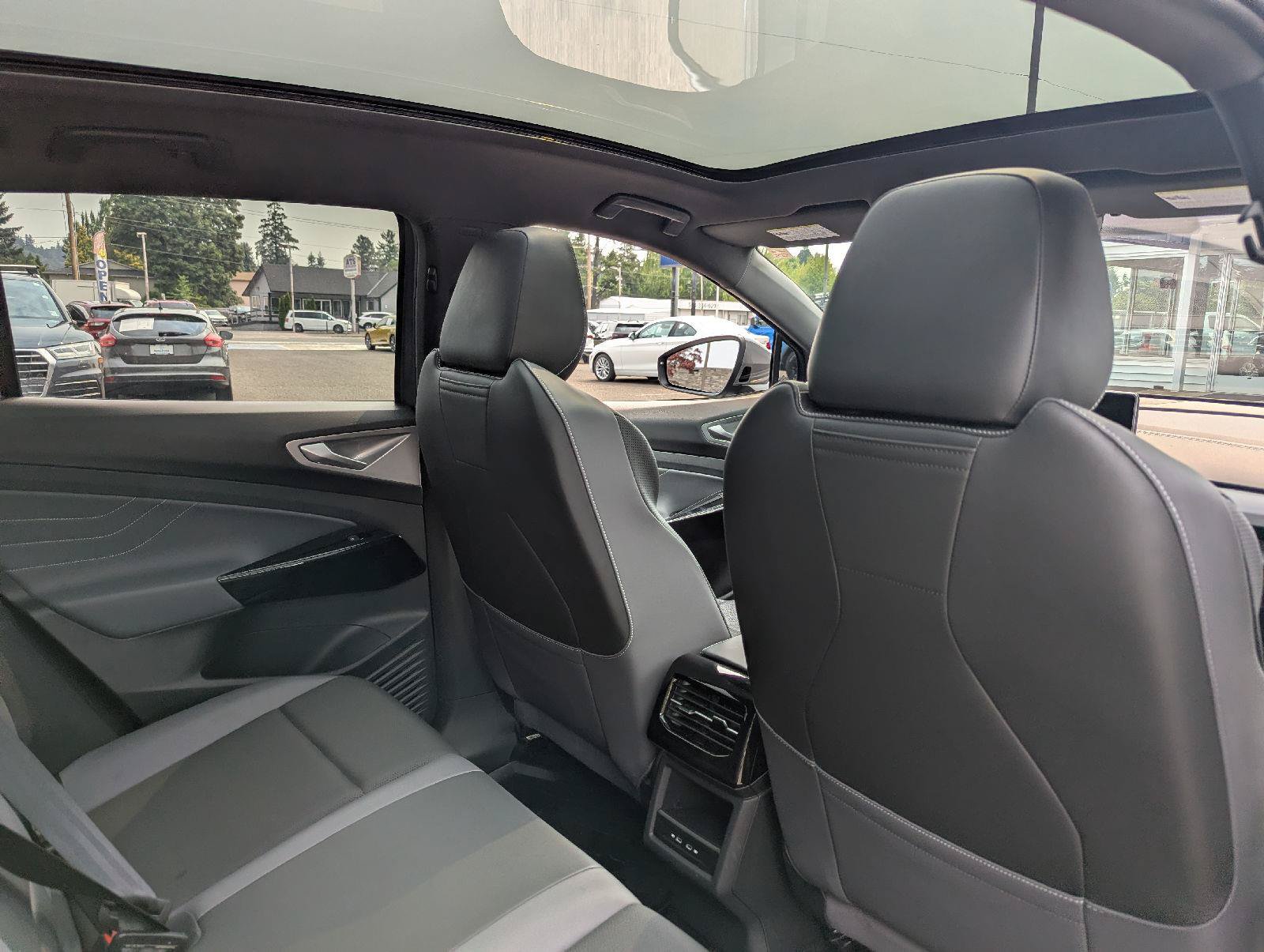 Certified 2024 Volkswagen ID.4 Pro S AWD/4WD image 35